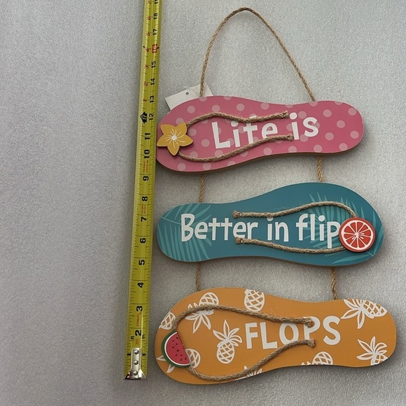🆕 Flip Flops Wall Decor “Life is Better in Flip Flops” Hanging Sign 🩴 - Picture 10 of 10
